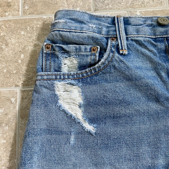 Light wash GRLFRND denim shorts size 25, Like new - Picture 3 of 6